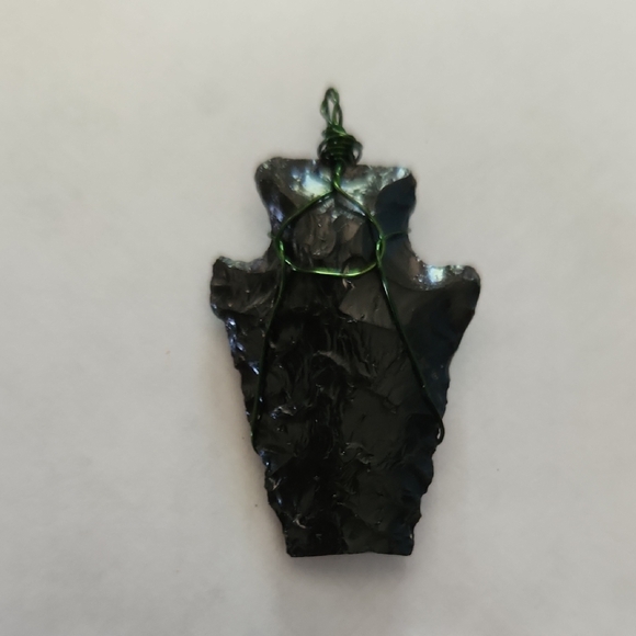 Handcrafted Arrowhead Native American Pendant - Picture 1 of 4
